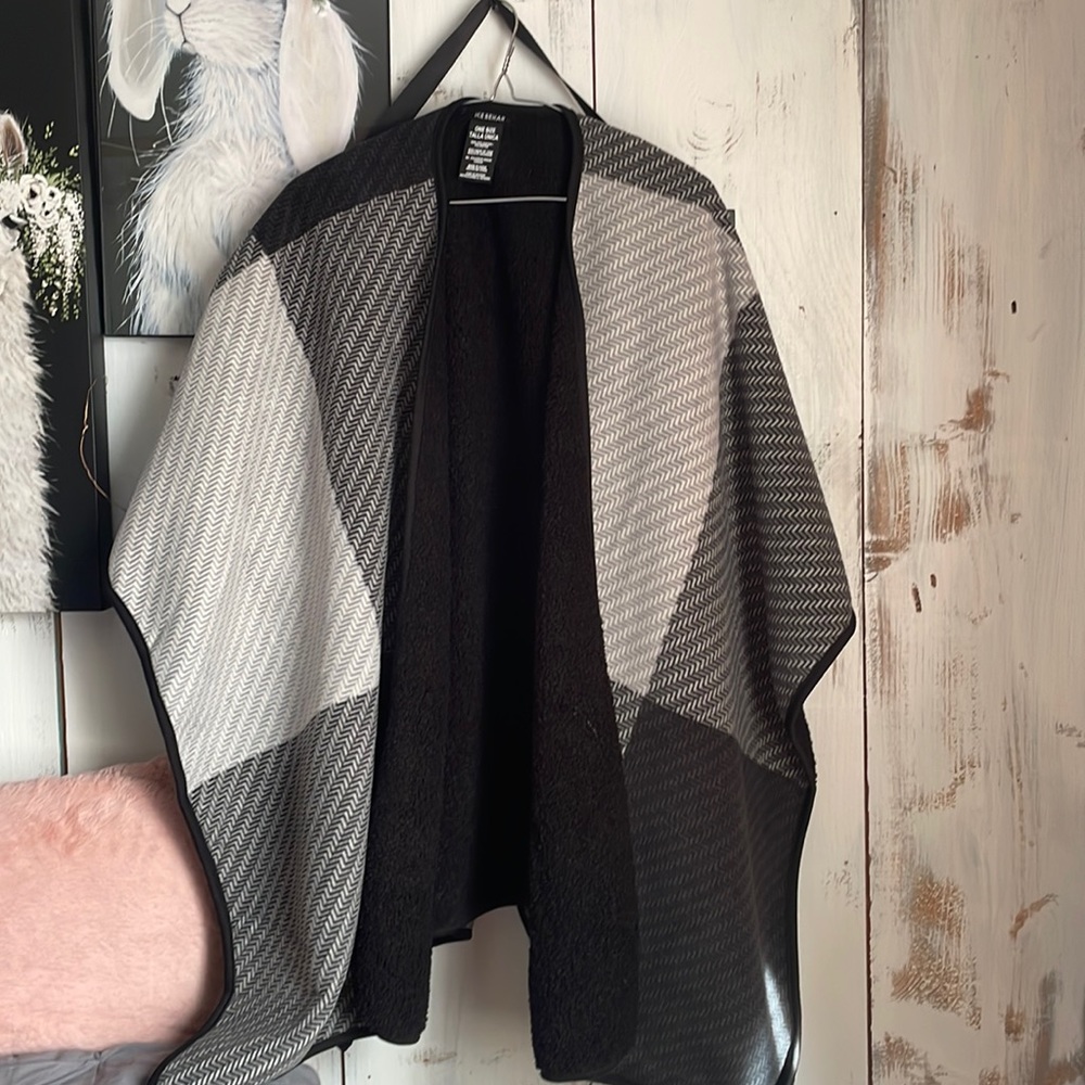 Shaw cover up for a woman once size fits all